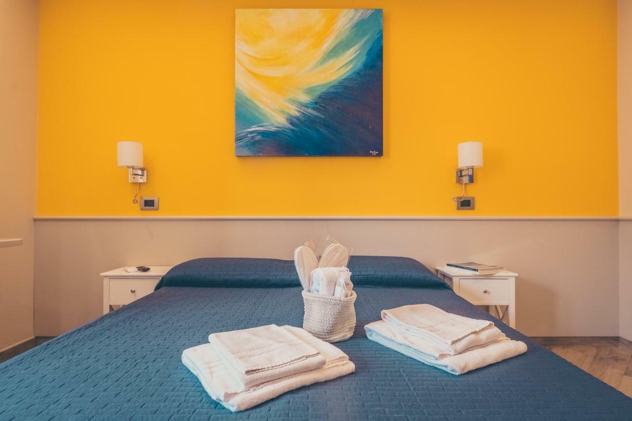 Oltre Il Mare Guest House Gaeta Ngoại thất bức ảnh
