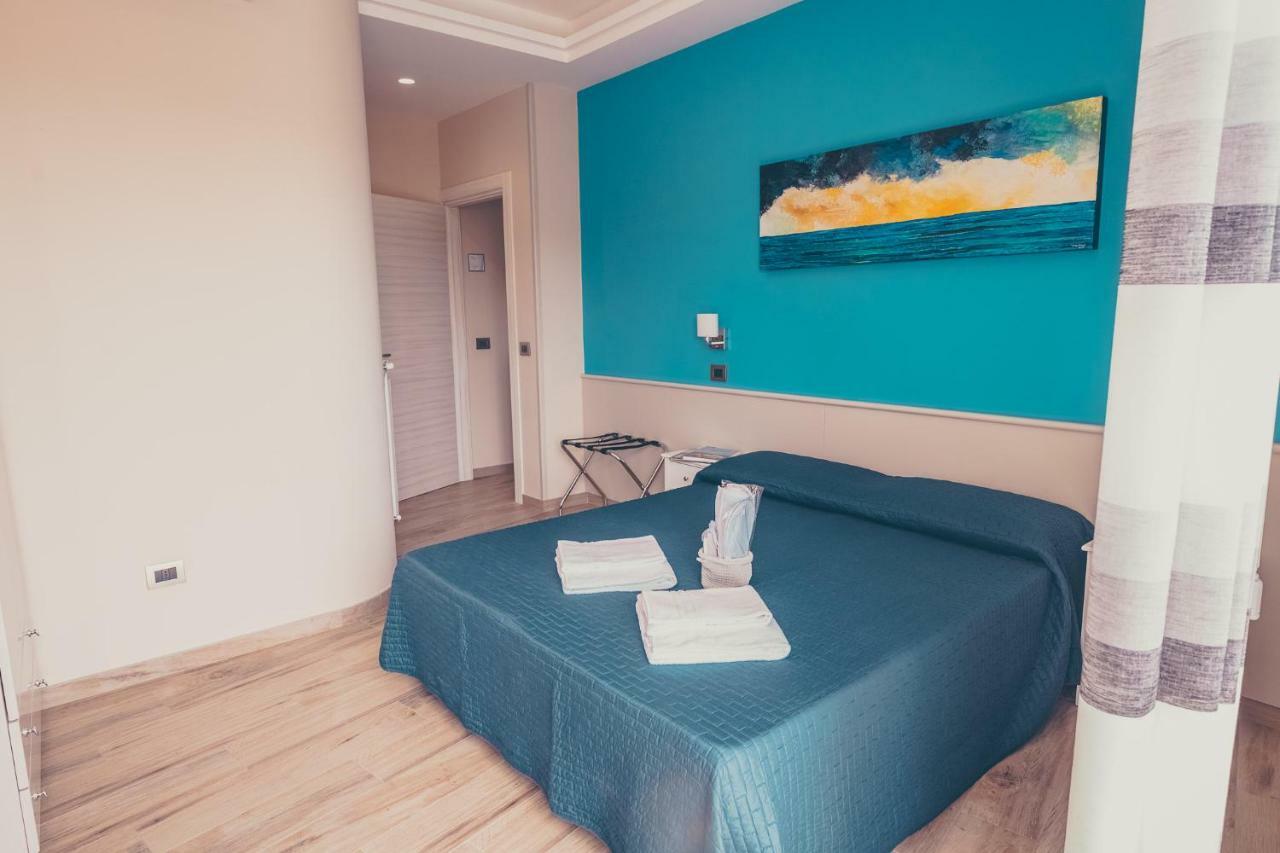 Oltre Il Mare Guest House Gaeta Ngoại thất bức ảnh