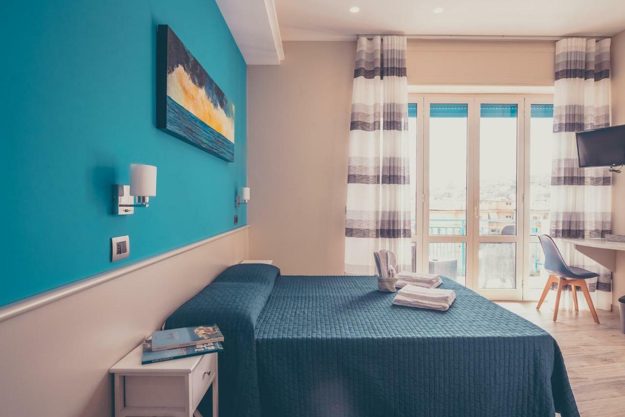 Oltre Il Mare Guest House Gaeta Ngoại thất bức ảnh